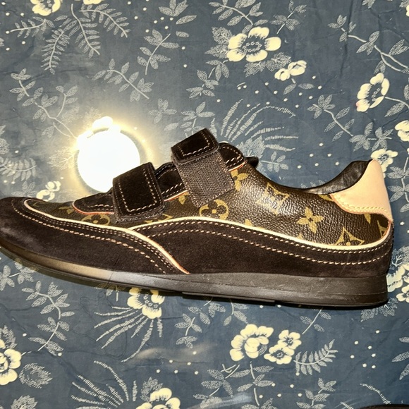 Men’s Louis Vuitton Sneakers size 8 - Picture 11 of 16